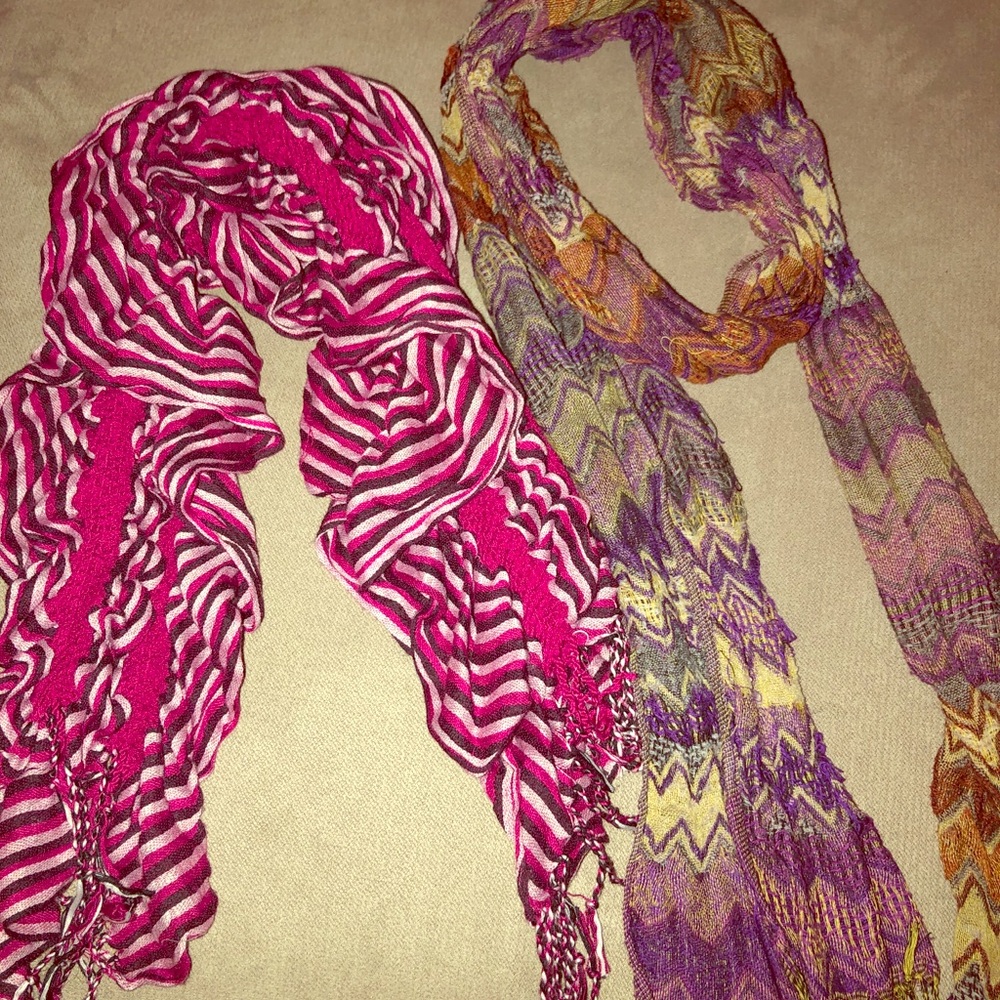 1 hr sale🚨Like new! Scarf Bundle